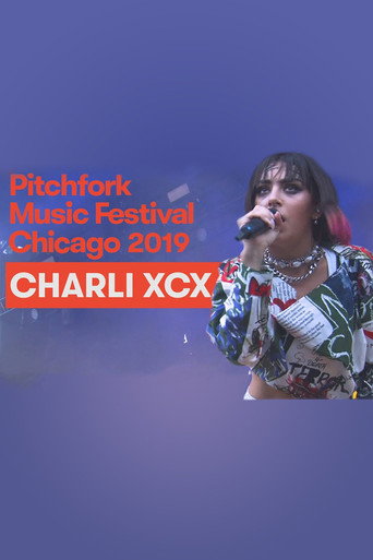 Charli XCX يعيش في شيكاغو