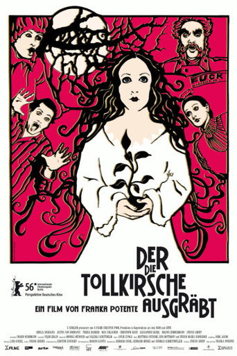 der die Tollkirsche ausgräbt