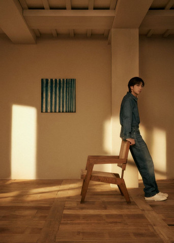 فيلم مجلة ألبوم RM "Indigo".