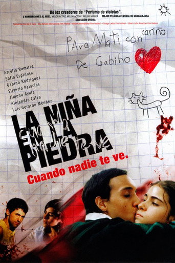 Nadie te ve: La niña en la peedra