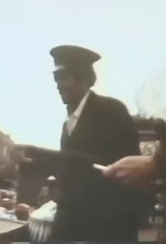 في شارع ماكسويل